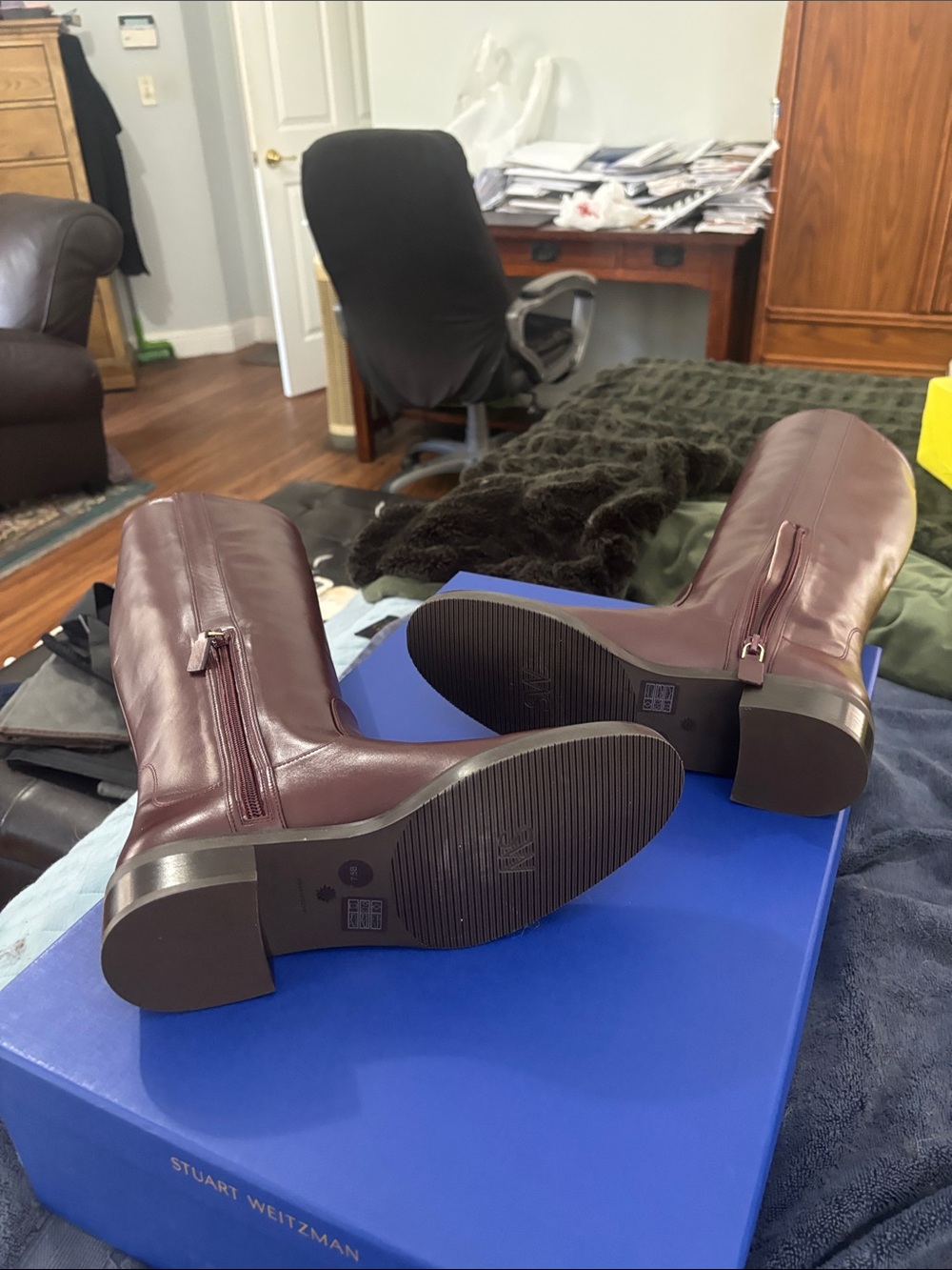 Stuart Weitzman Tall Leather riding boot - Picture 5 of 5